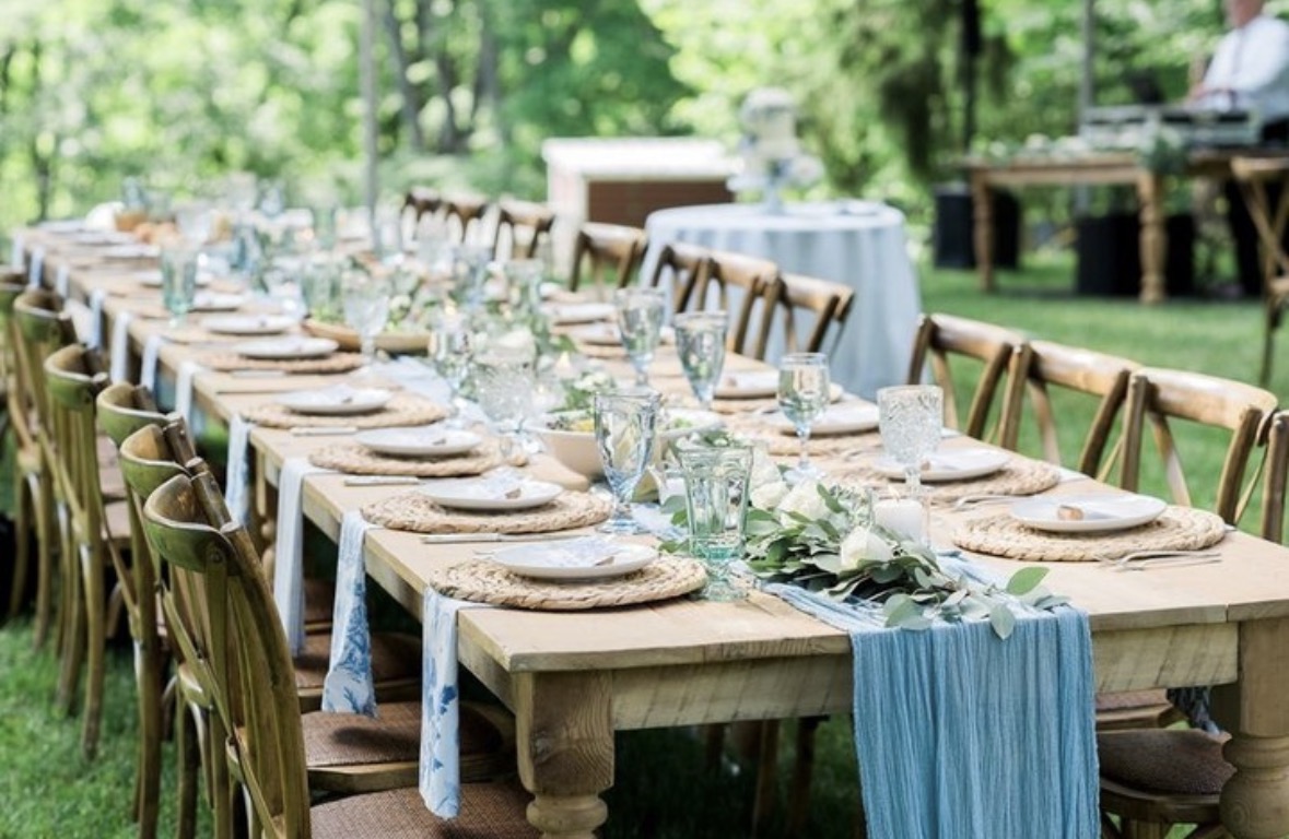 Outdoor wedding tablescape
